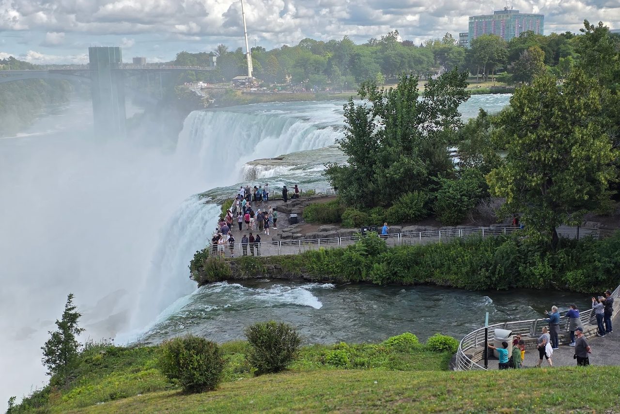 Niagara Falls Sightseeing Tour with Lunch or Dinner 2