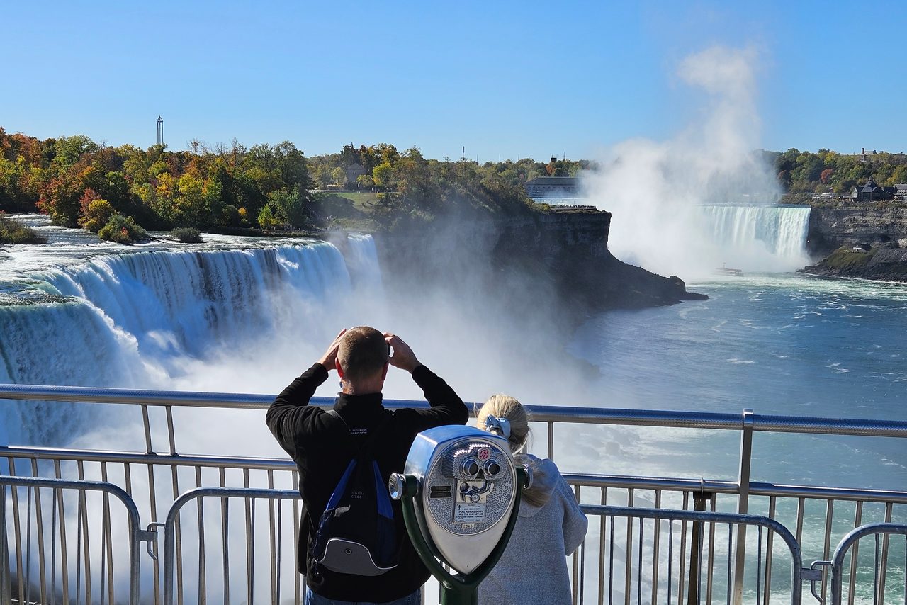 Niagara Falls Day Trip by Air from New York City 3