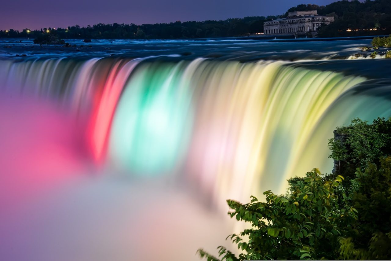 Niagara Falls Night Illumination Tour with Maid of the Mist
