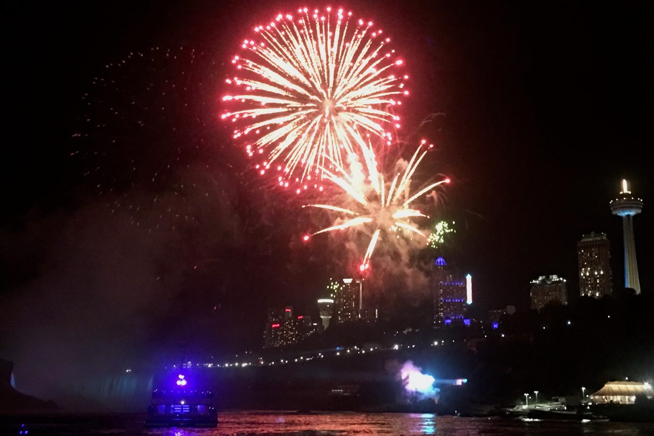 Niagara Falls Night Illumination Tour with Maid of the Mist 2