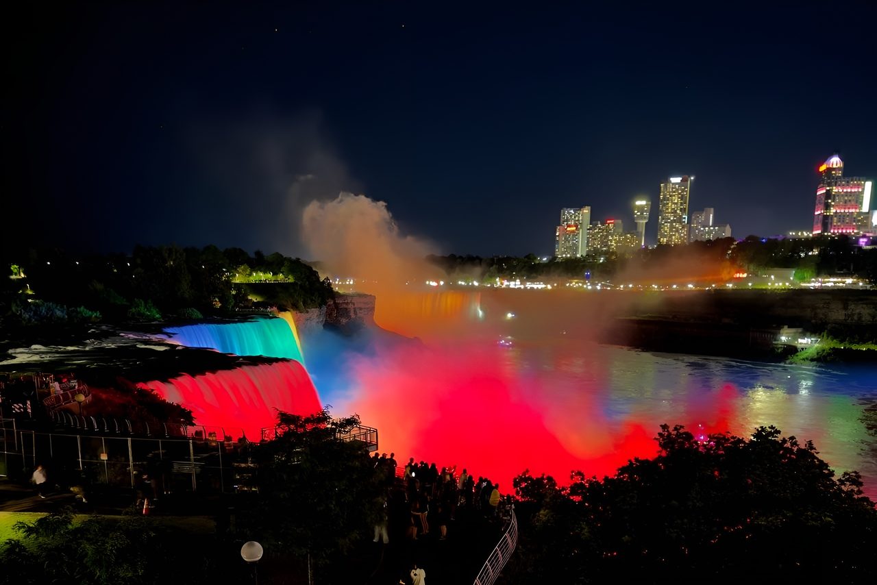 Niagara Falls Night Illumination Tour with Maid of the Mist 3